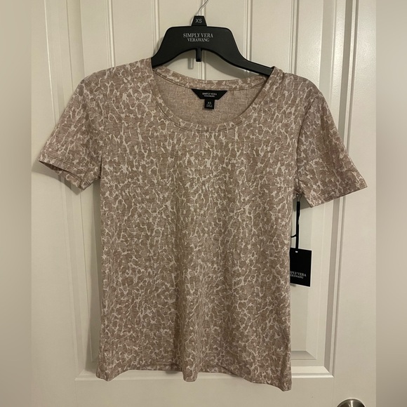 Simply Vera Vera Wang Tops - NWT SIMPLY VERA VERAWANG SHORT SLEEVE TEE  cream, tan camo/animal allover‎ print